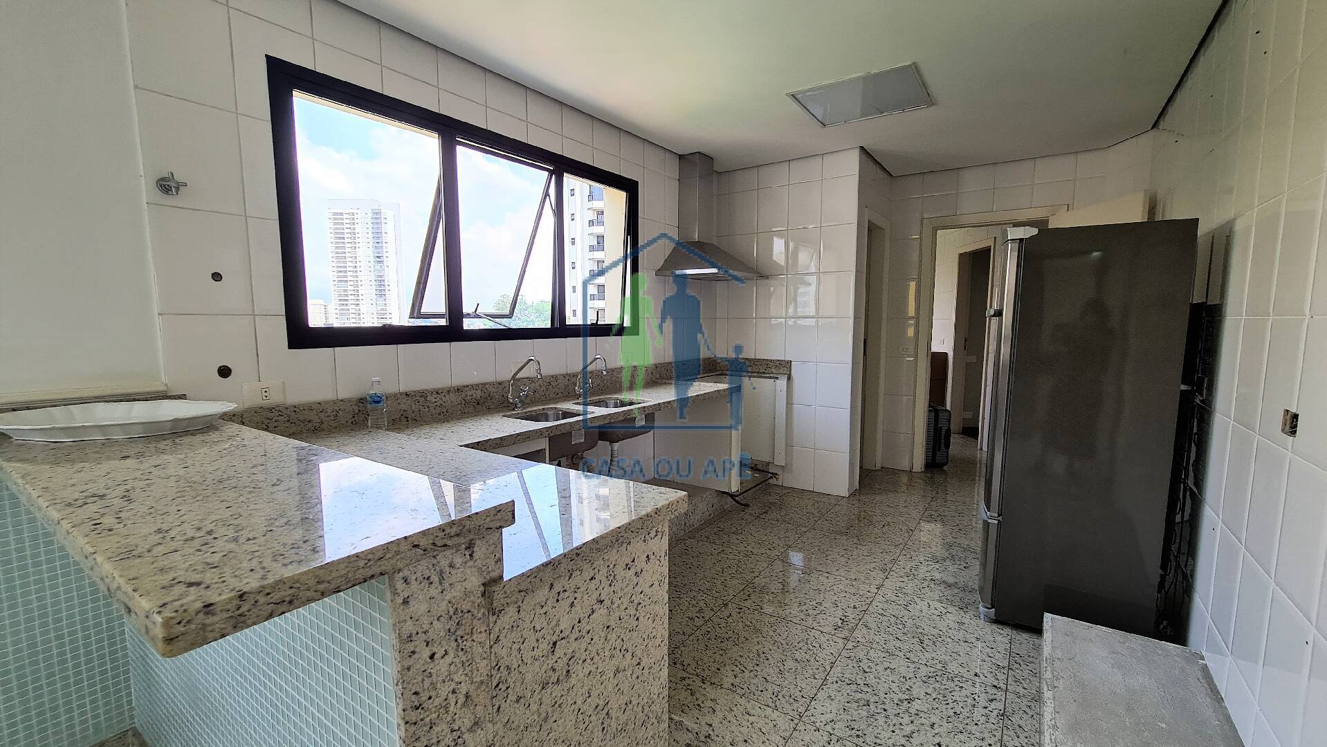 Apartamento à venda com 3 quartos, 226m² - Foto 19