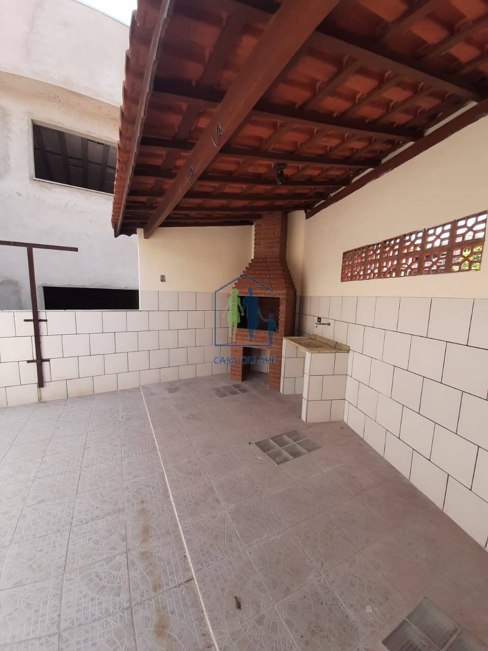 Casa à venda com 4 quartos, 240m² - Foto 3