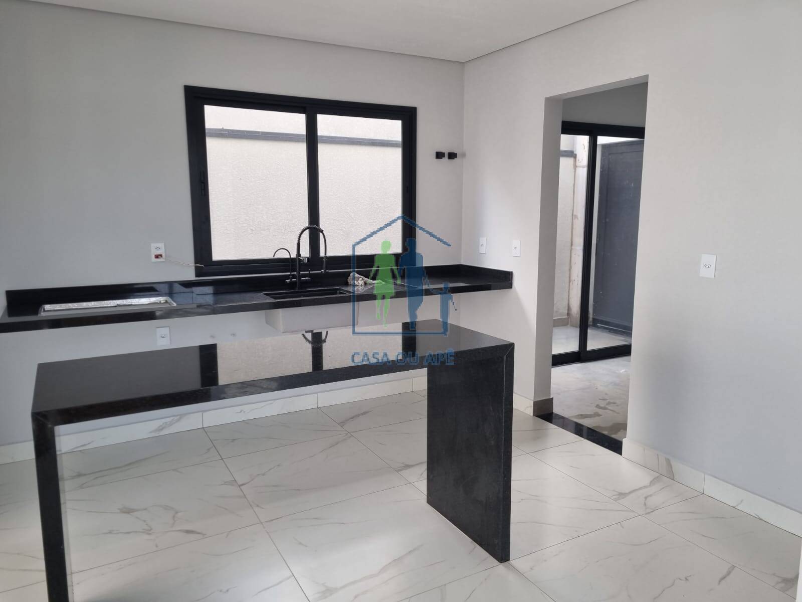 Casa à venda com 4 quartos, 252m² - Foto 12