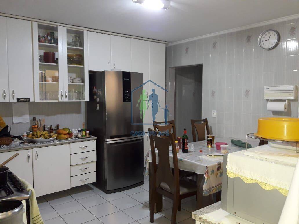 Sobrado à venda com 2 quartos, 122m² - Foto 1